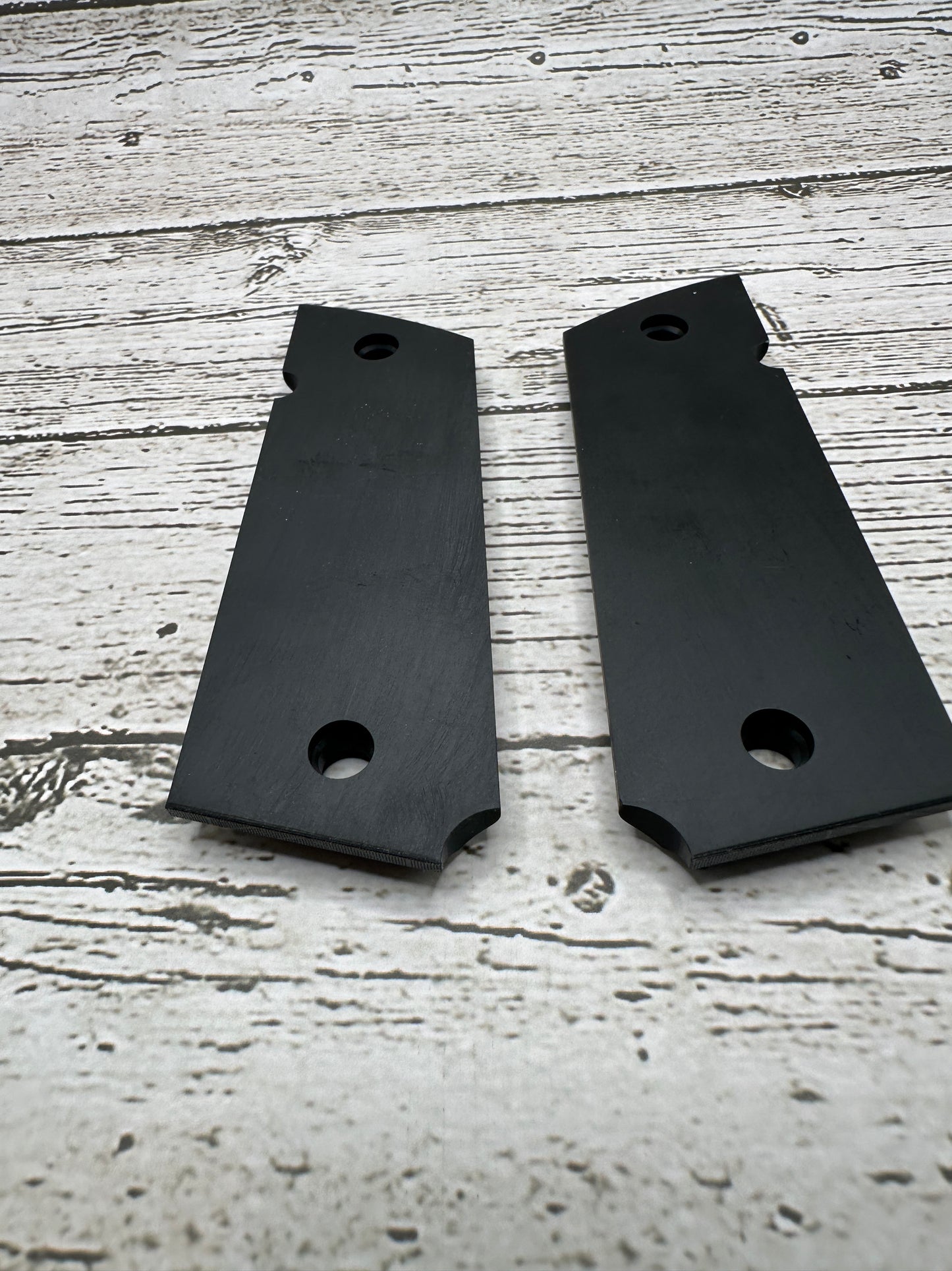 Tactical Hex Honeycomb 1911 Grips – Full Size | Matte Black Polymer | Non-Slip Texture