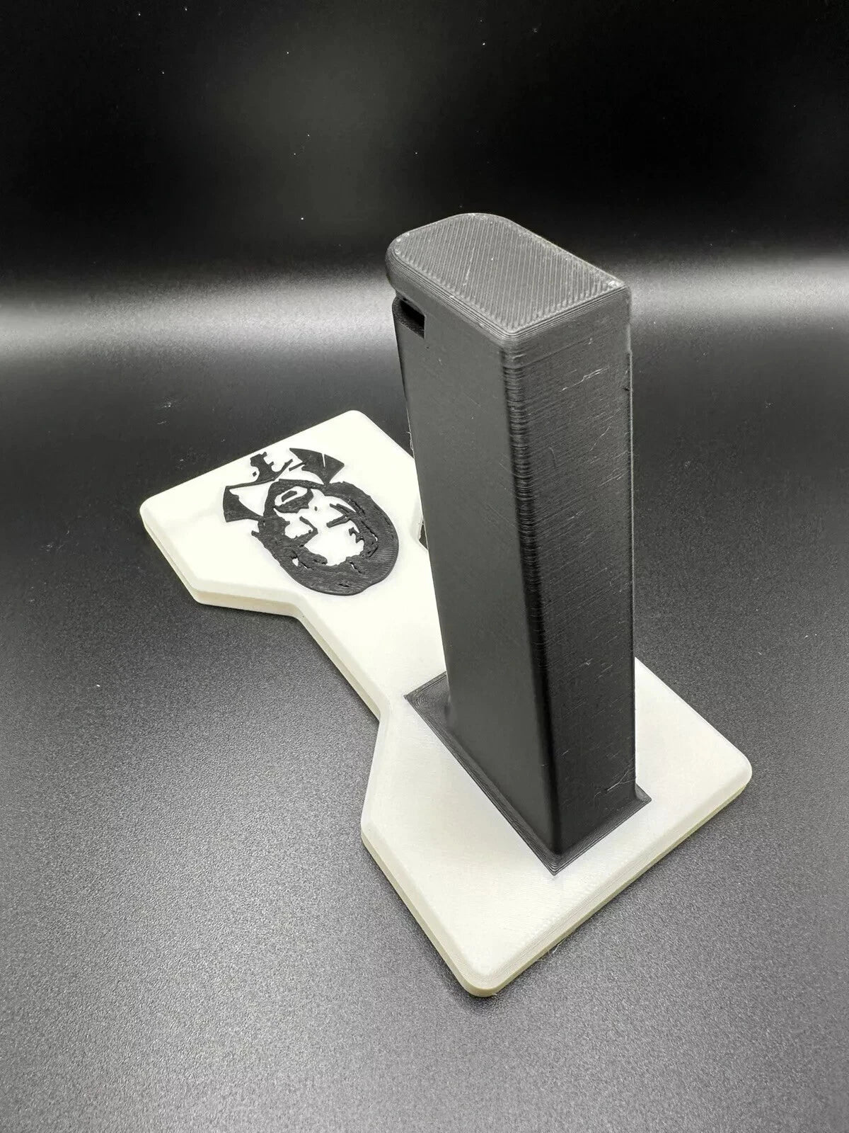John Wick Double Stack 1911/2011 Pistol Display Stand – Tactical Elegance Meets Cinematic Style