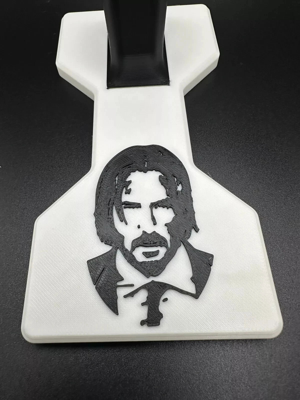 John Wick Double Stack 1911/2011 Pistol Display Stand – Tactical Elegance Meets Cinematic Style