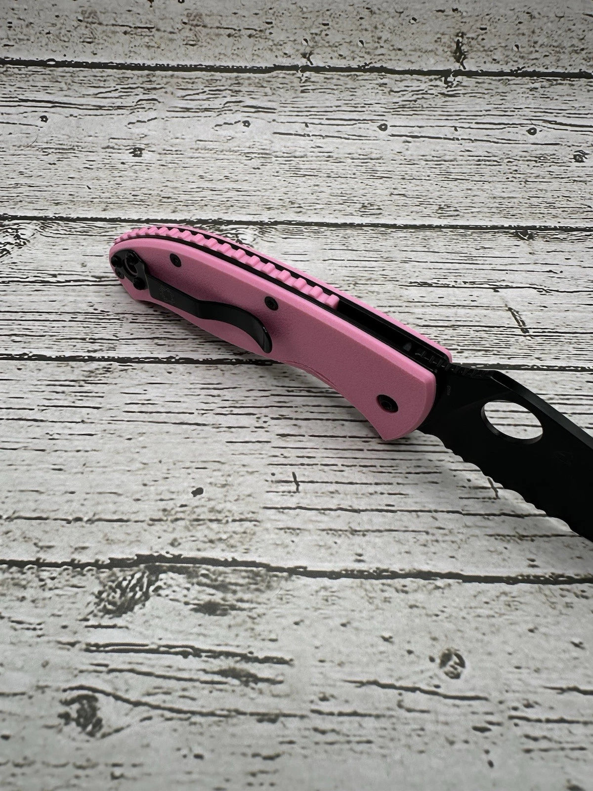 Spyderco Tenacious Scales with Back Spacer – Pink Edition