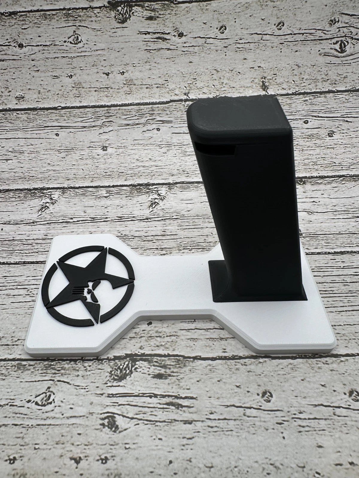 Army Star with Punisher – 2011 Pistol Display Stand DS 1911 Series