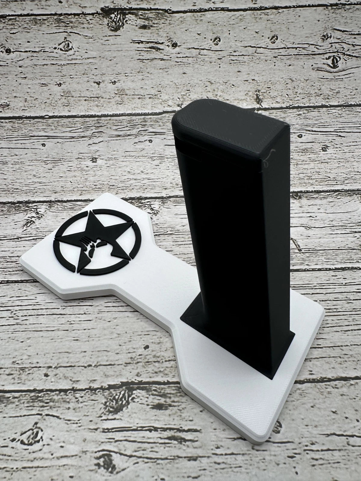 Army Star with Punisher – 2011 Pistol Display Stand DS 1911 Series
