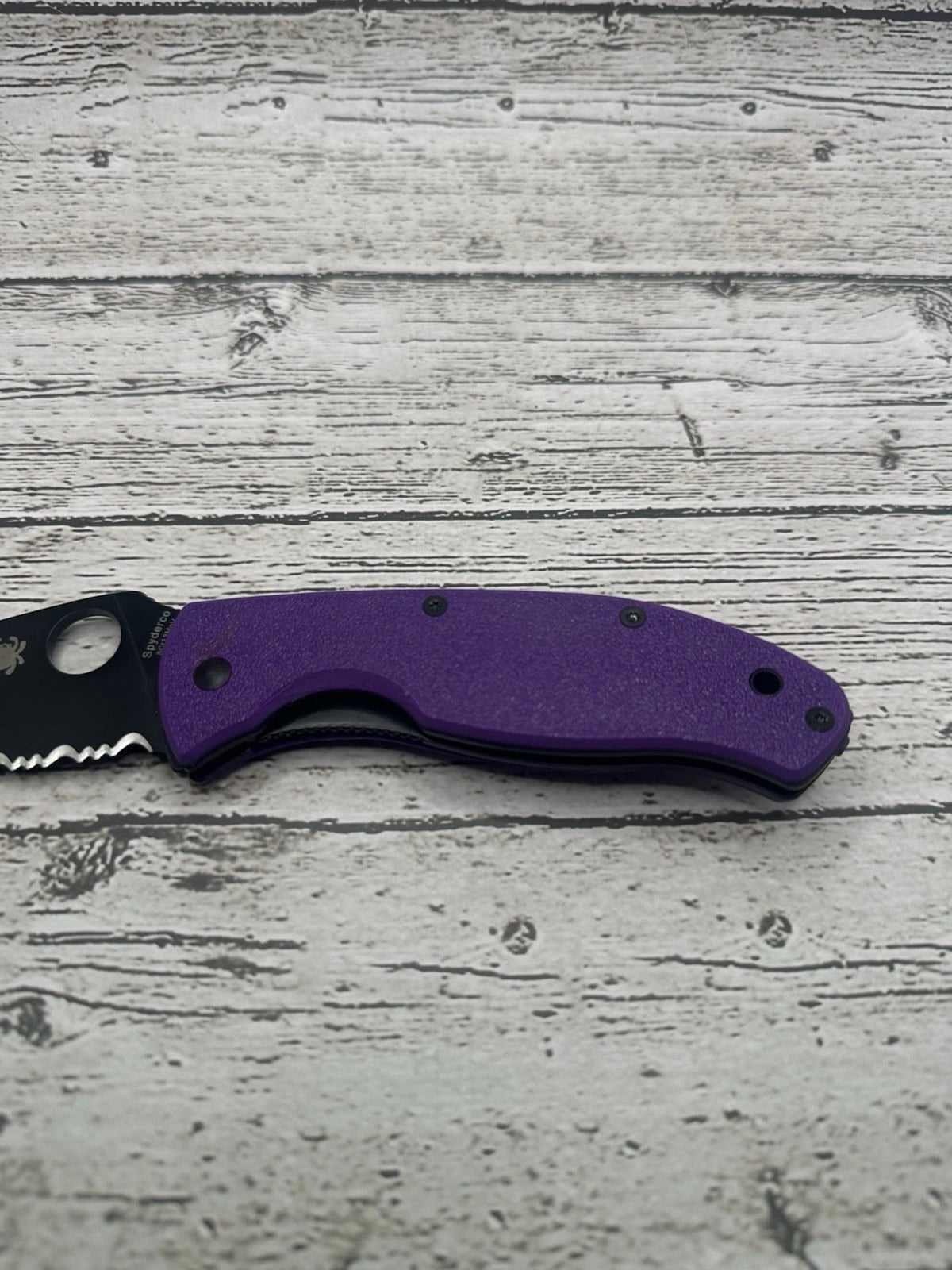 Spyderco Tenacious Scales – Barney Purple with Back Spacer