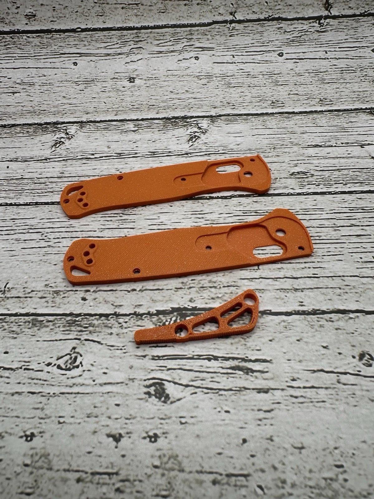 Scales & Back Spacer for Benchmade Bugout – Orange Burst