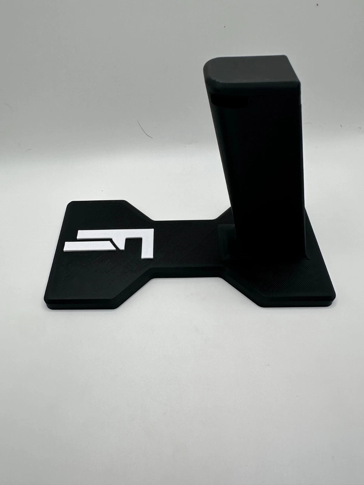 Fowler Industries Double-Stack 1911 Pistol Display Stand – alternate view