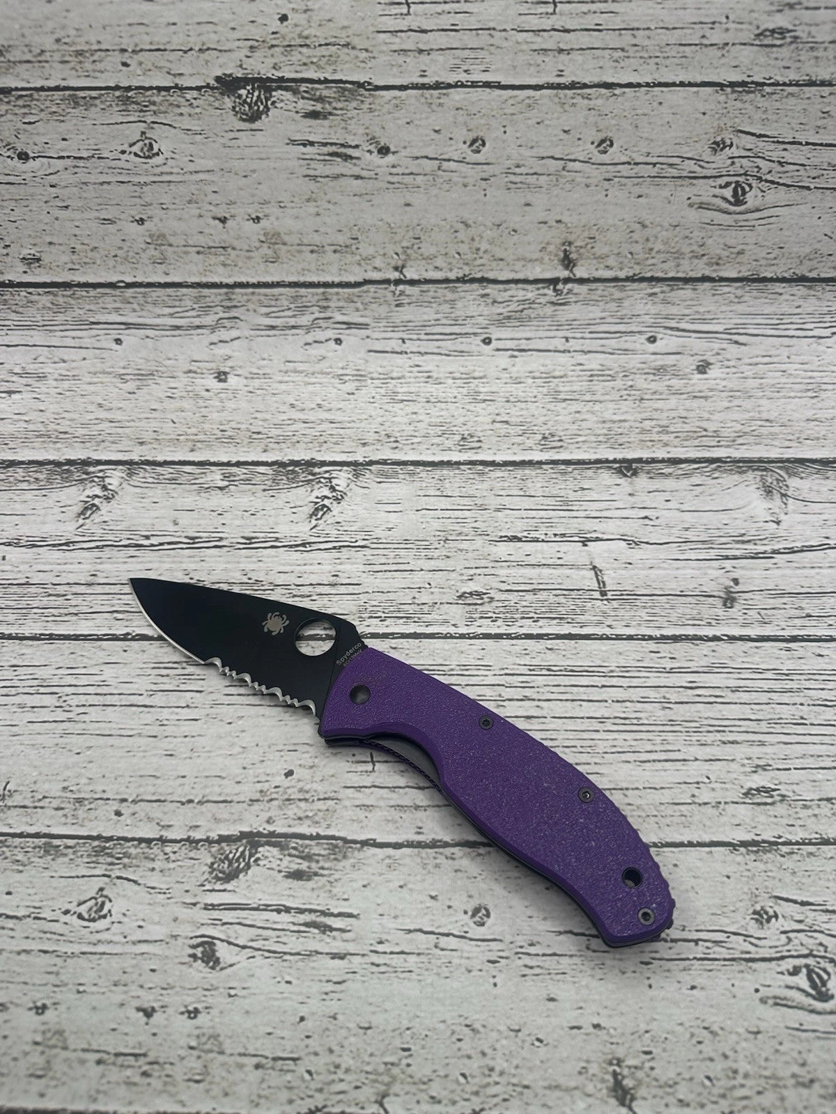 Spyderco Tenacious Scales – Barney Purple with Back Spacer
