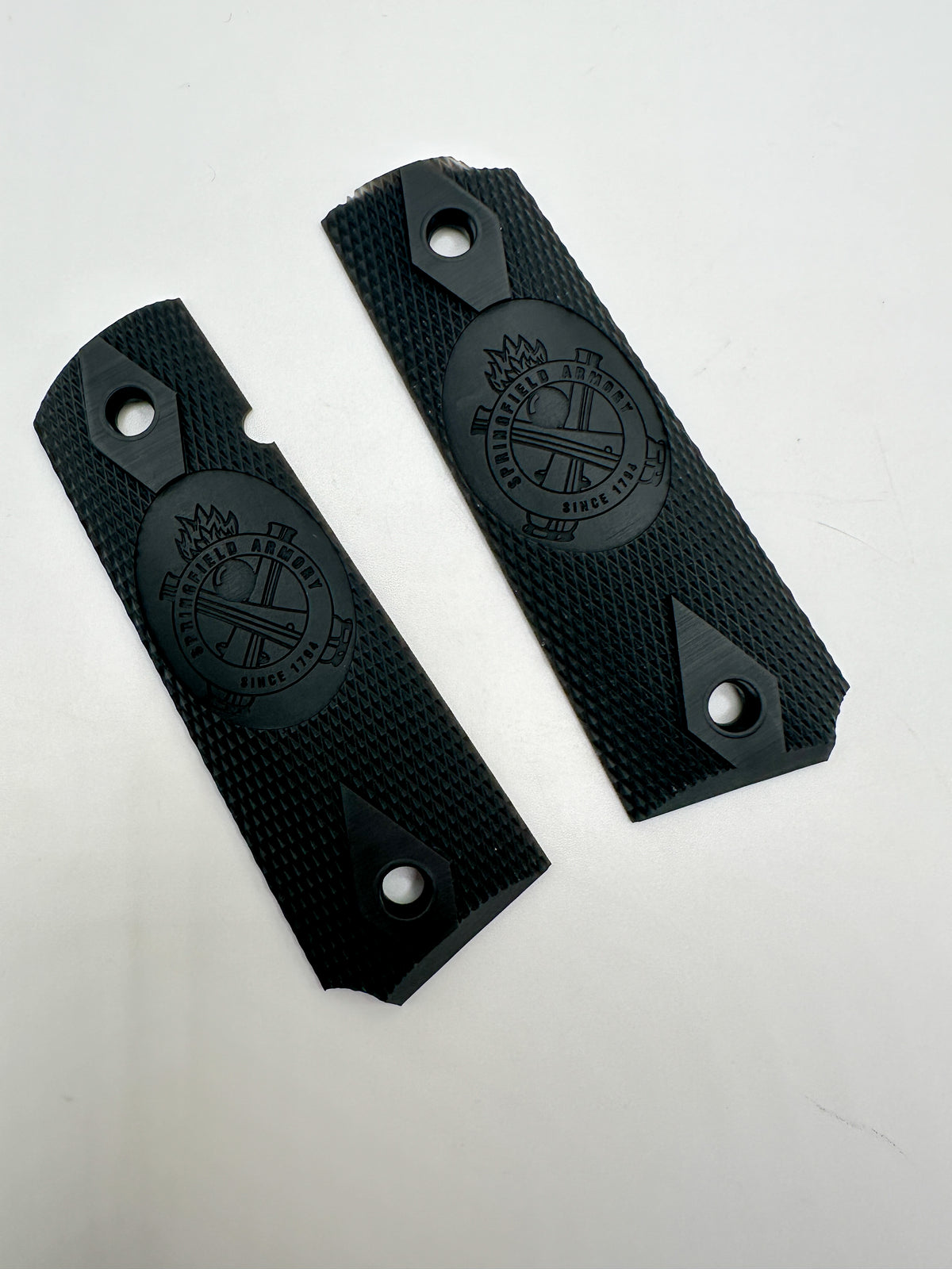 Springfield Armory Logo 1911 Grips – Black Checkered Pair