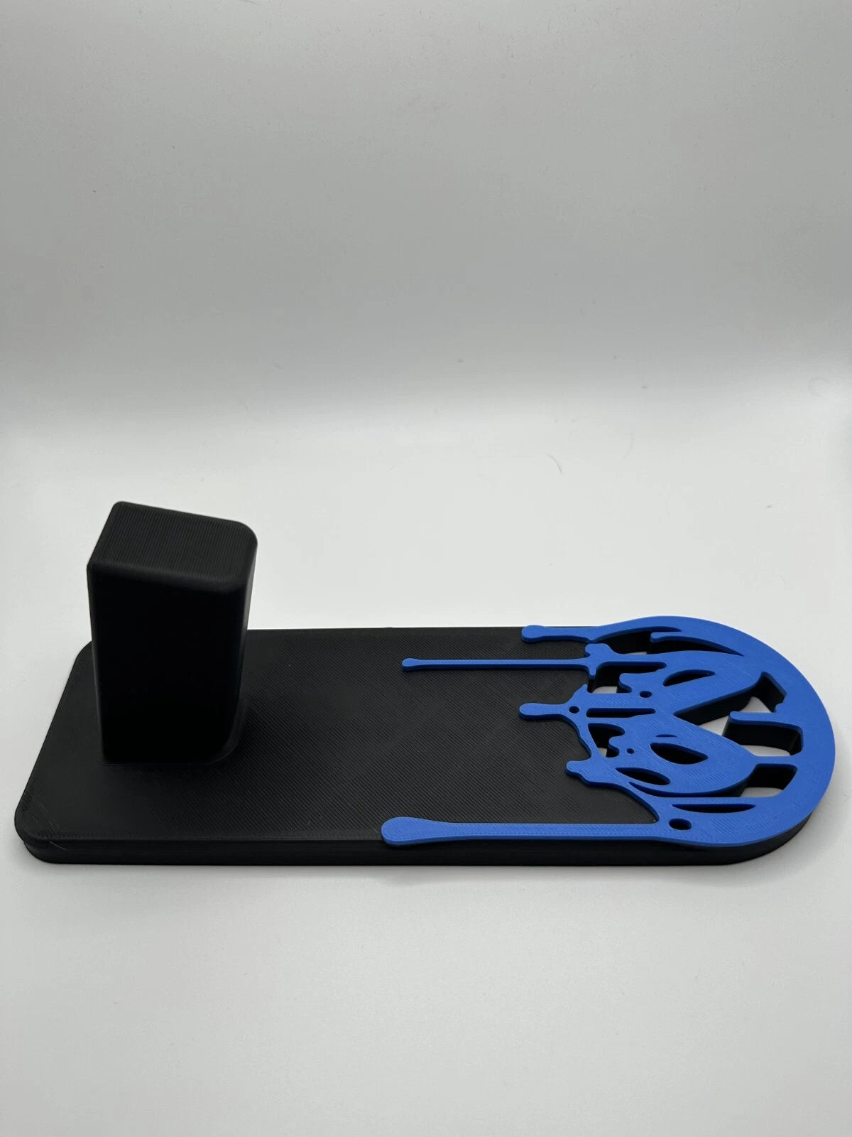 Infinity 2011 Pistol Display Stand – Drip Logo – alternate view