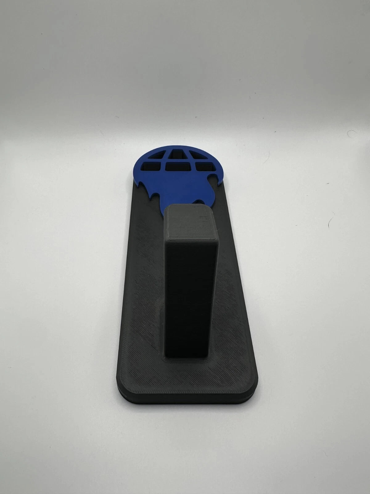 Atlas 2011 Pistol Display Stand – Raised Logo – alternate view