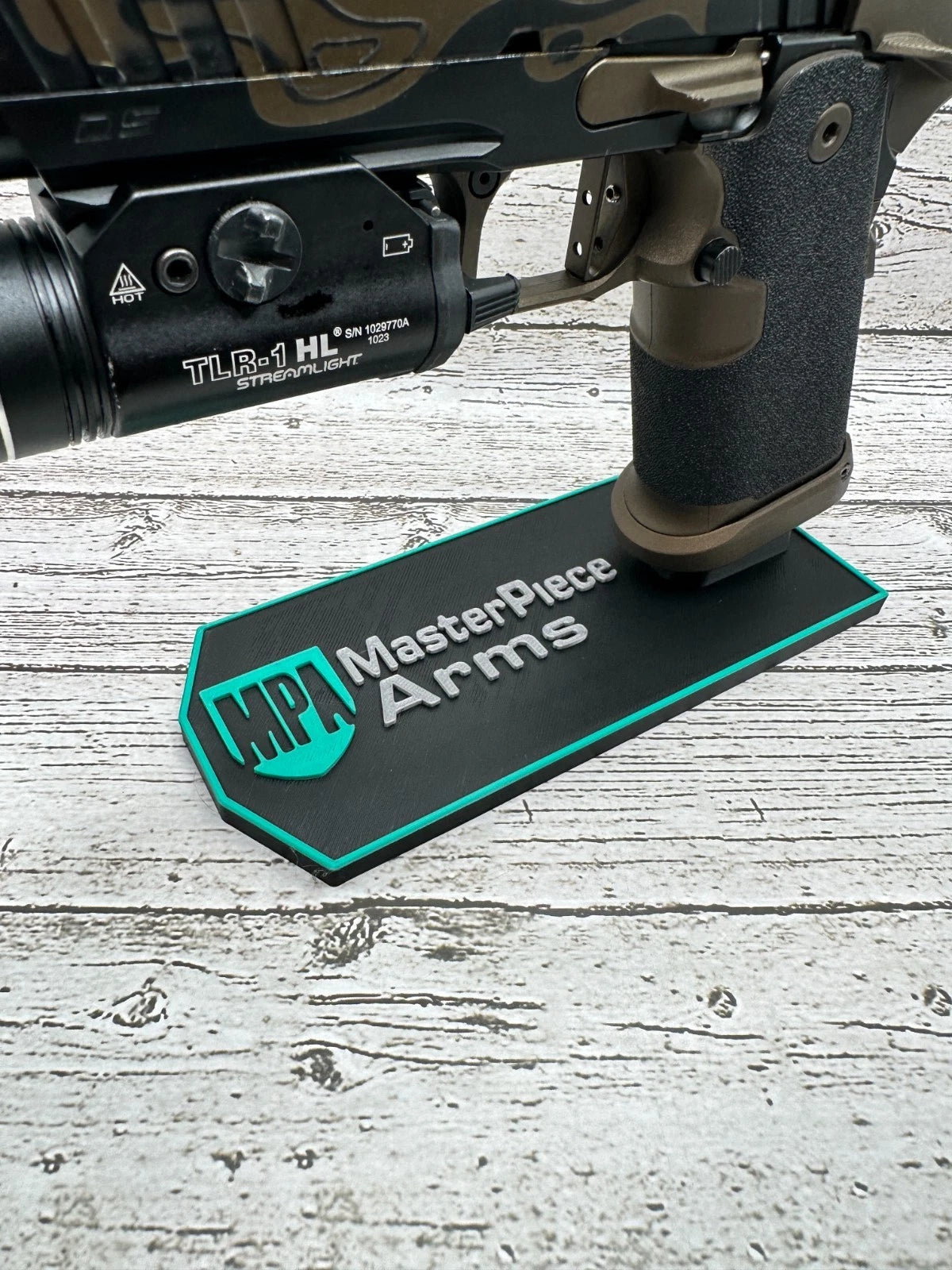 MPA MasterPiece Arms 2011 / DS1911 Pistol Display Stand – alternate view
