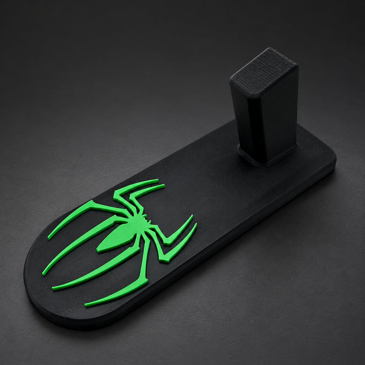 Venom 2011 / Double-Stack 1911 Display Stand – Black & Green